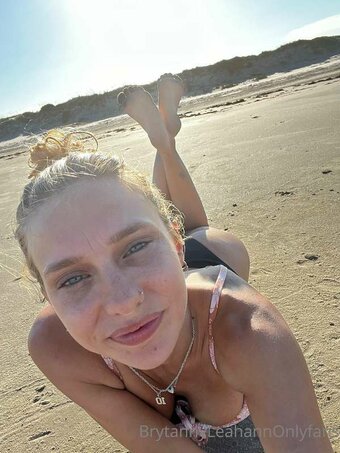 JustNitnee / FindomNitnee / Justnitnee2 / https: Nude Leaks OnlyFans Photo 21