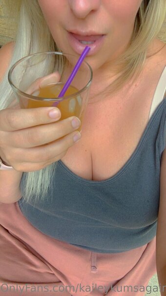 kaileykumsagain / Kaileykumsagainvip Nude Leaks OnlyFans Photo 14