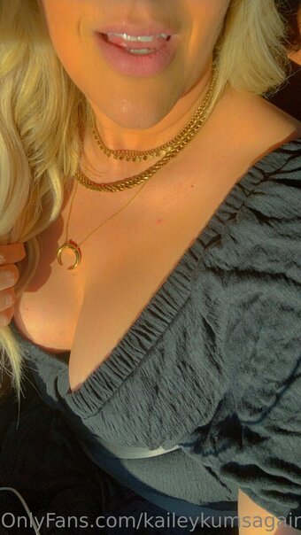 kaileykumsagain / Kaileykumsagainvip Nude Leaks OnlyFans Photo 22