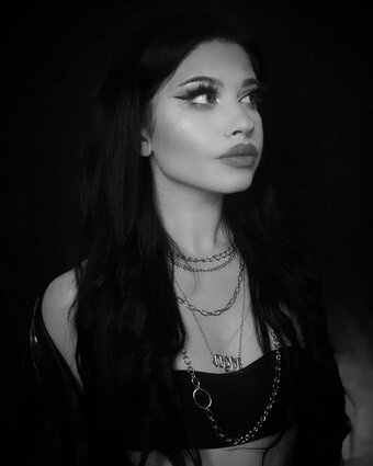 Kaleshell / 274075868 / PeachiVamp Nude Leaks OnlyFans Photo 4