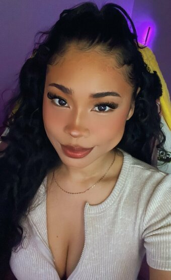 KarelessKitty / Karelesskvtty Nude Leaks Photo 12