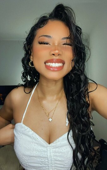 KarelessKitty / Karelesskvtty Nude Leaks Photo 14