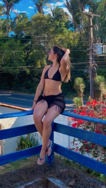 Karla Hellen / karlahellenn Nude Leaks Photo 2