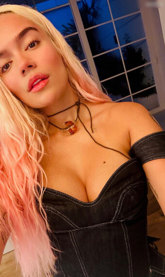 Karol G / karolg Nude Leaks Photo 9