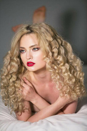 karolinag Nude Leaks Photo 2