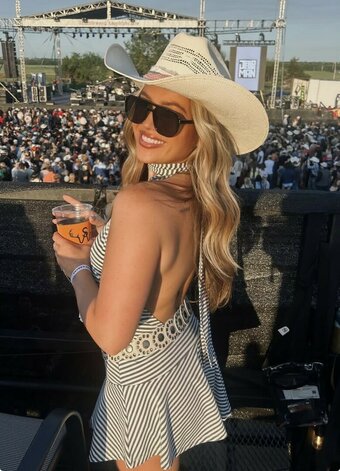 Karson Maple / _BabyKayyy11 / klovveee / klovveeee Nude Leaks Photo 17