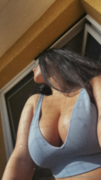 kaspimorrr Nude Leaks Photo 4