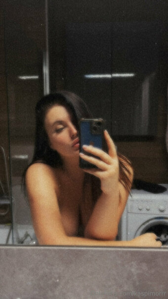 kaspimorrr Nude Leaks Photo 10