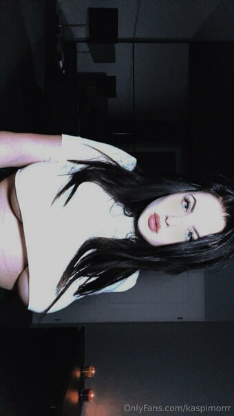 kaspimorrr Nude Leaks Photo 18