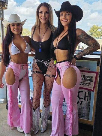Kate Moore / https: / k8.cakes / katemoore__ / katemooreeeee Nude Leaks OnlyFans Photo 2