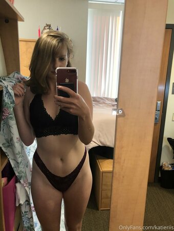 katieriis Nude Leaks Photo 14