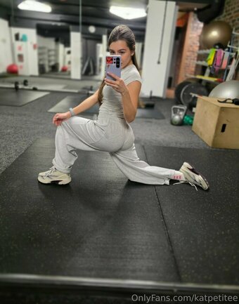 katpetitee / Veera-joy / katpetie Nude Leaks OnlyFans Photo 10