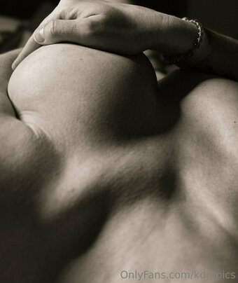 kdmpics Nude Leaks Photo 9
