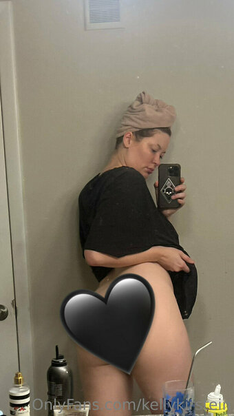 kellylilred Nude Leaks Photo 21