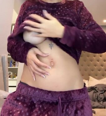 Kellyn Ramos / Ke.rms Nude Leaks Photo 8