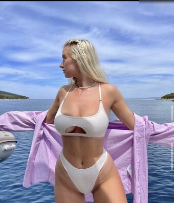 Kennt sie einer? / https: Nude Leaks Photo 2