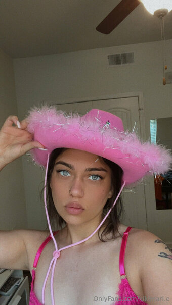 kikimari.e Nude Leaks Photo 2