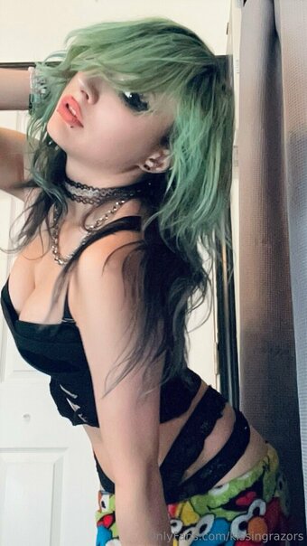 Killkels / kill.kels / kissingrazors Nude Leaks OnlyFans Photo 4