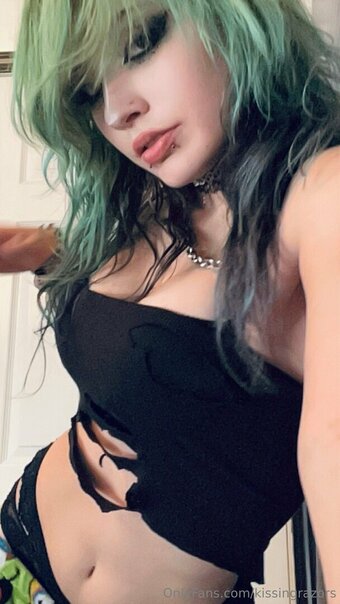 Killkels / kill.kels / kissingrazors Nude Leaks OnlyFans Photo 5