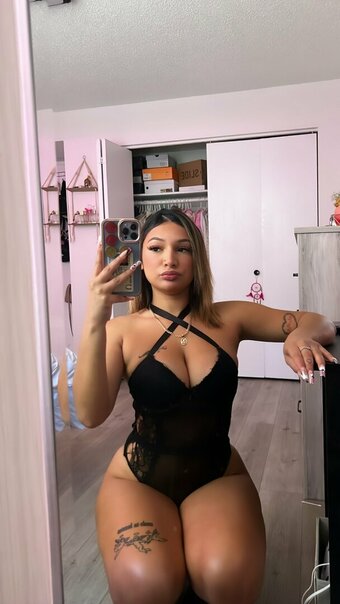 Kimmystackzz / kimdiablita / kimmydoesstuff Nude Leaks OnlyFans Photo 2