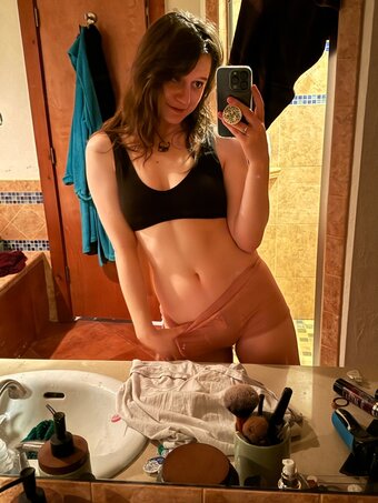 Kitren / __kitren__ / ir1xk8r013d7u / kitren_ Nude Leaks OnlyFans Photo 4