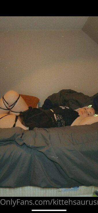 kittehsaurusrex Nude Leaks Photo 8