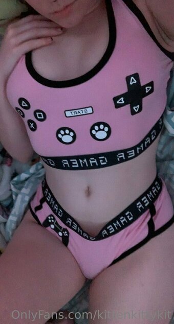 kittenkittykit / kitisstrange / kitty Nude Leaks OnlyFans Photo 13