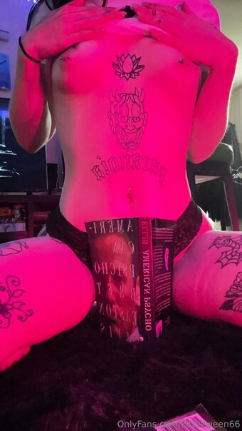 kittykween66 Nude Leaks Photo 1