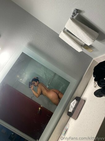 kittylyvv Nude Leaks Photo 14