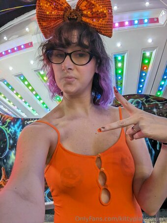 kittyplaysrough Nude Leaks Photo 17