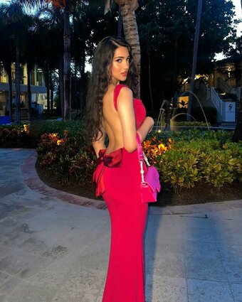 Komal Basran / komalbasrann Nude Leaks Photo 10