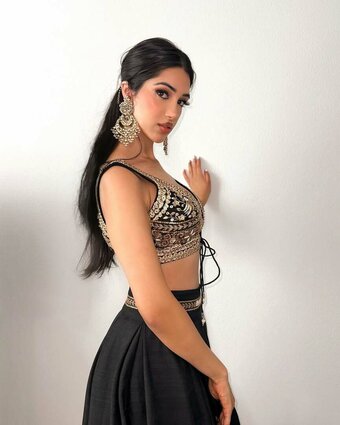 Komal Basran / komalbasrann Nude Leaks Photo 18