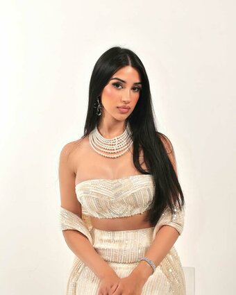 Komal Basran / komalbasrann Nude Leaks Photo 19