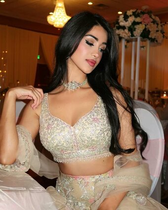 Komal Basran / komalbasrann Nude Leaks Photo 25