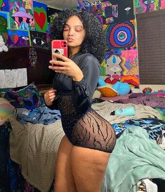 Korrects / Unikornkum / https: / korenacoleman / unikorncherries / unikorntypebeat Nude Leaks OnlyFans Photo 1