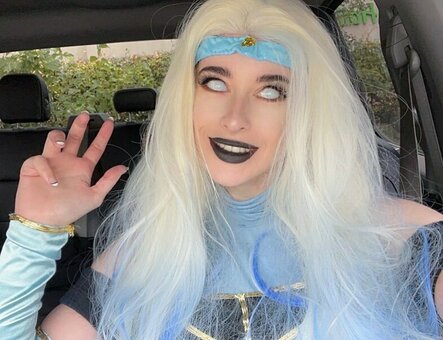 kristanovva kristanovva