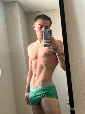kshredz Nude Leaks Photo 14