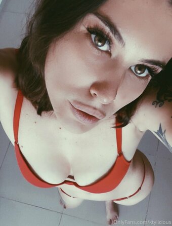 ktylicious Nude Leaks Photo 20