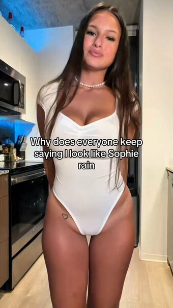 KyleeClover Nude Leaks Photo 8