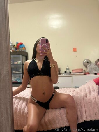 kyleejane Nude Leaks Photo 25