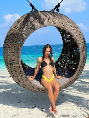 lapetiteva Nude Leaks Photo 4