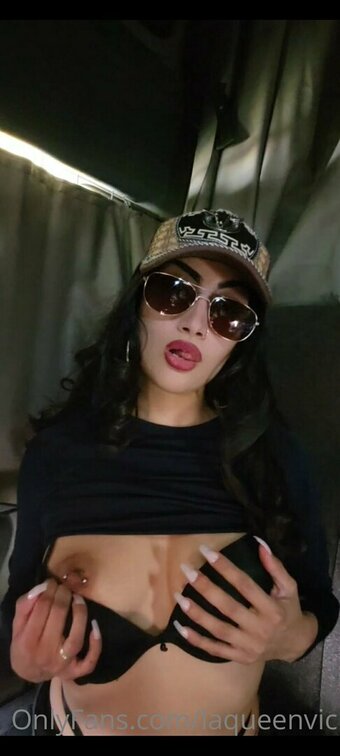 laqueenvic Nude Leaks Photo 24