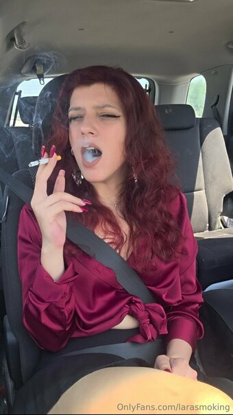larasmoking Nude Leaks Photo 13