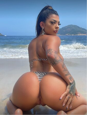Larissa Máximo / Iamlarissamaximiano Nude Leaks Photo 15