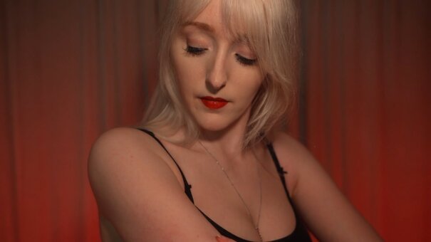 Laura Lemurex / LauraLemurexASMR / https: / lauralemurex Nude Leaks Photo 3
