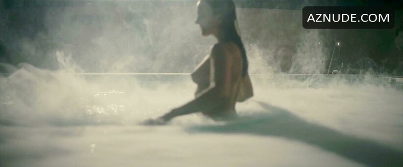 Laura Mitchell Nude Leaks Photo 2