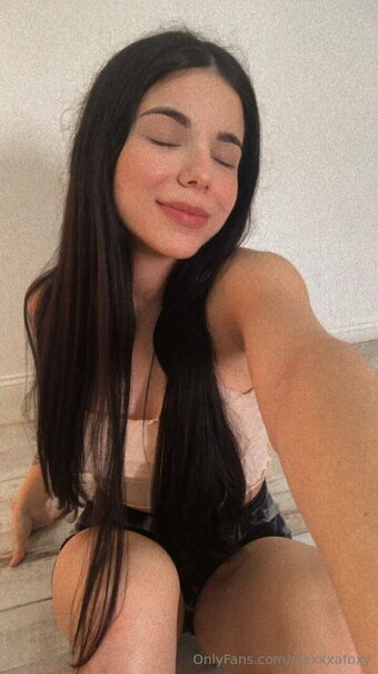 laurafpg Nude Leaks Photo 2