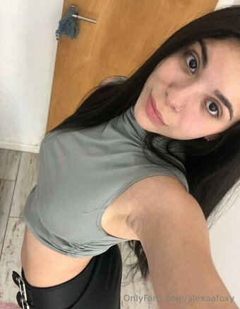 laurafpg Nude Leaks Photo 14