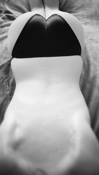 lauraWk / https: / lauraw / theirishmilf Nude Leaks OnlyFans Photo 3