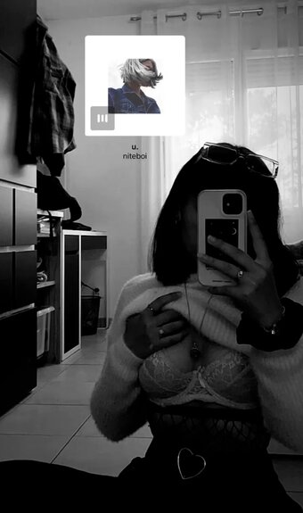 Laureen Nude Leaks Photo 3